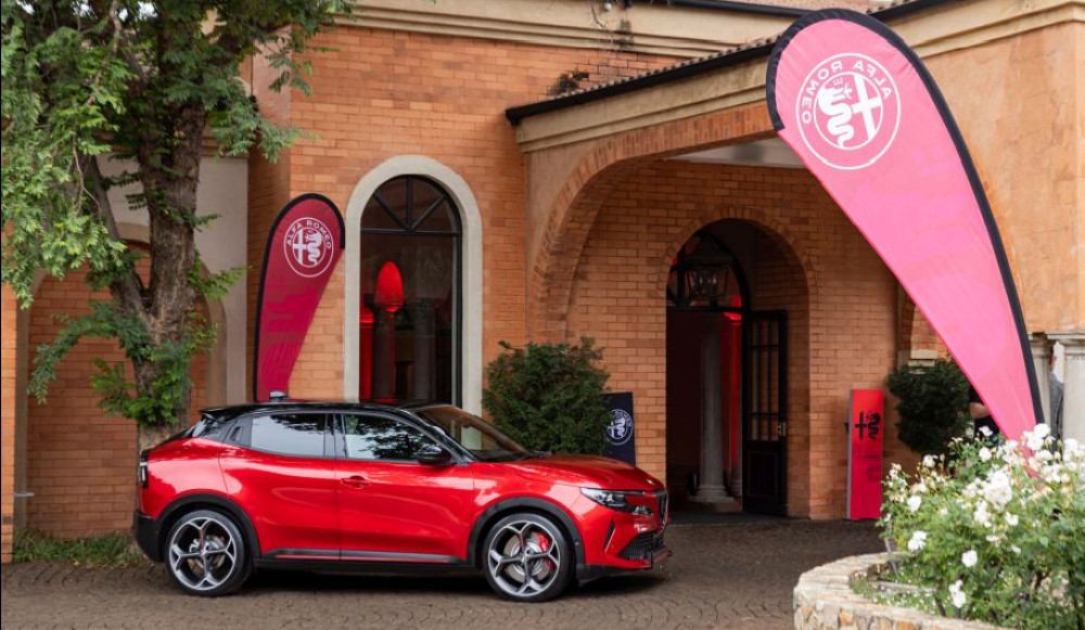 Alfa Romeo Junior scorches into play