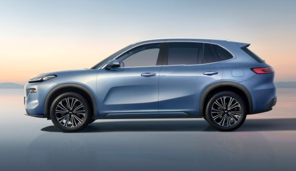 Road Review - Geely E5 EM-i
