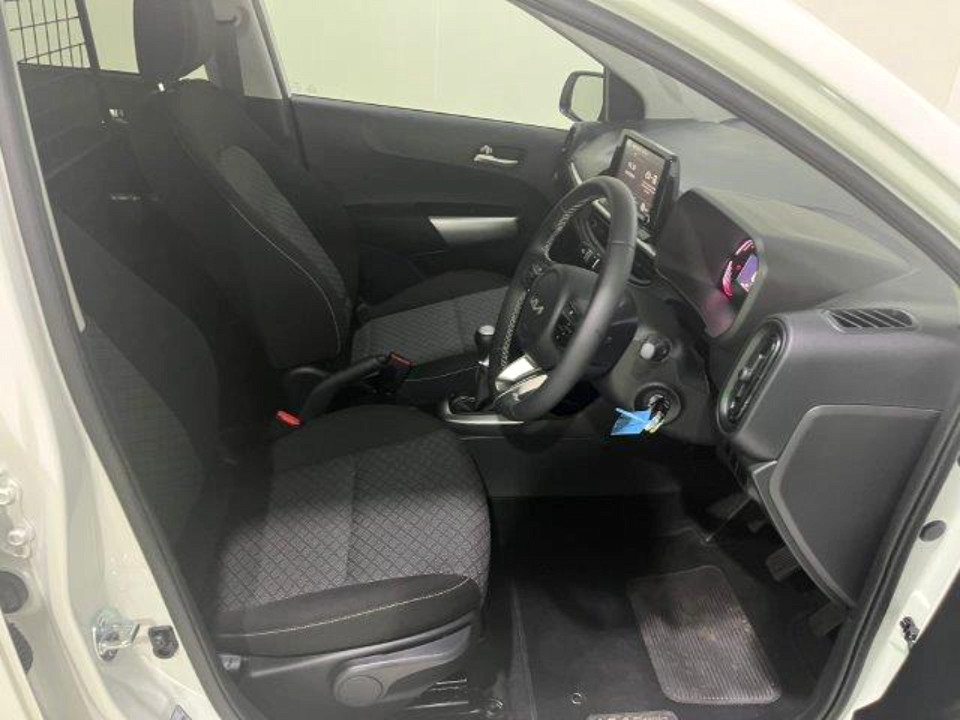 Photo 16 of 27