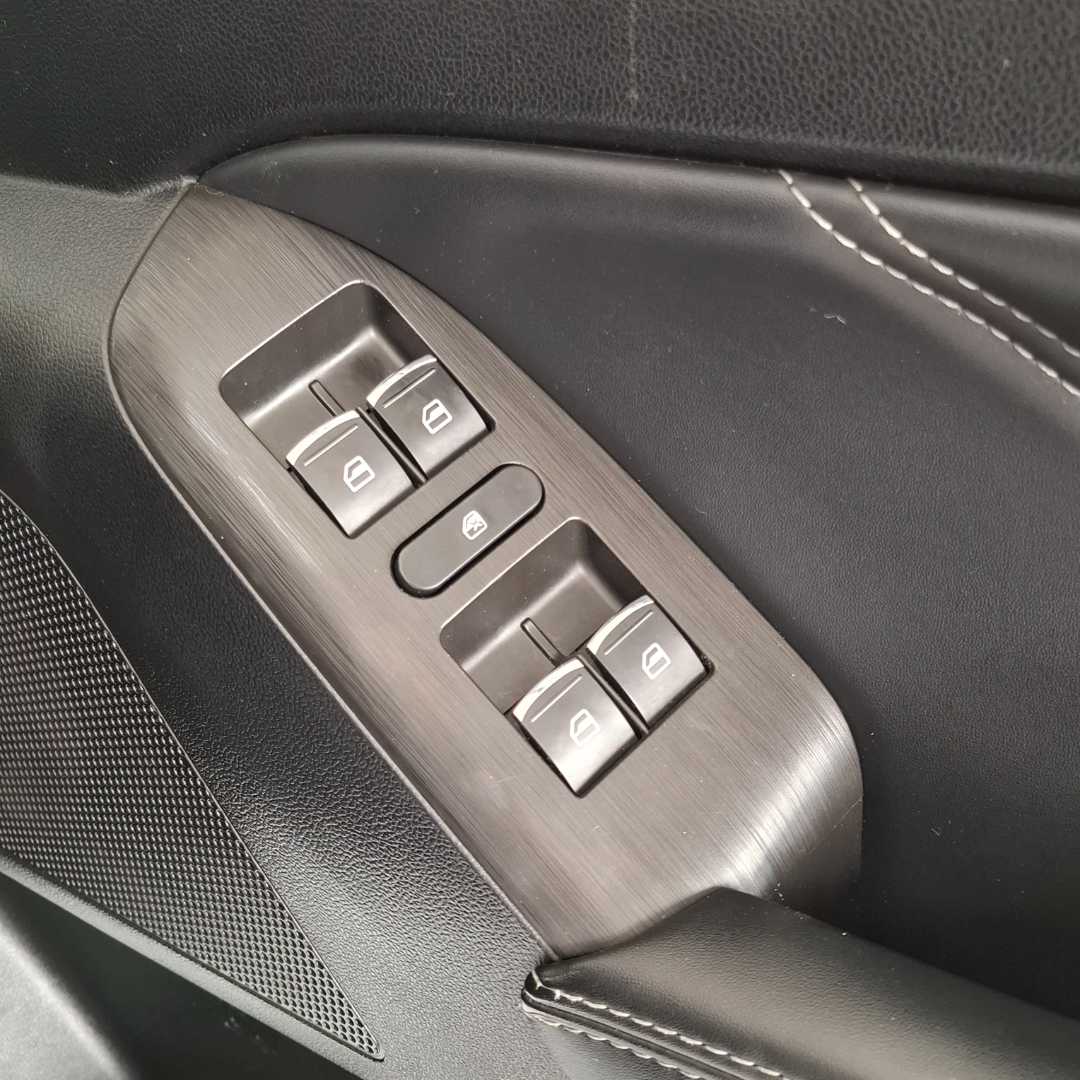 Photo 19 of 25