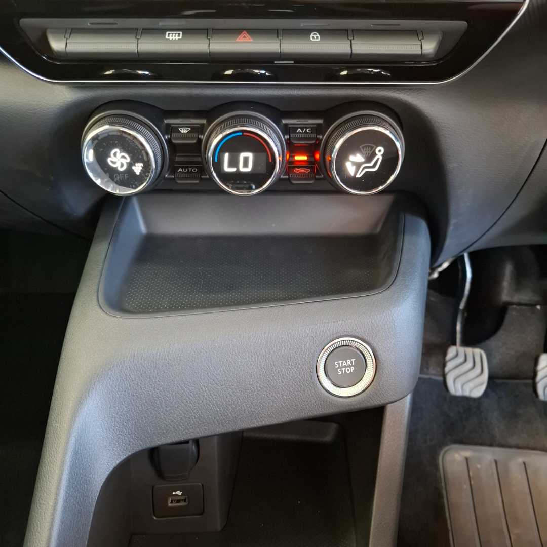 Photo 18 of 25