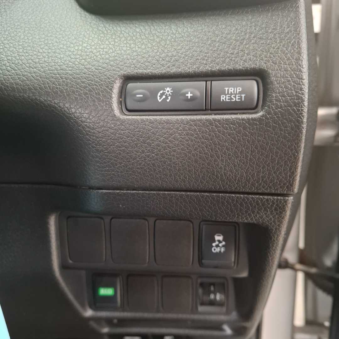 Photo 16 of 27