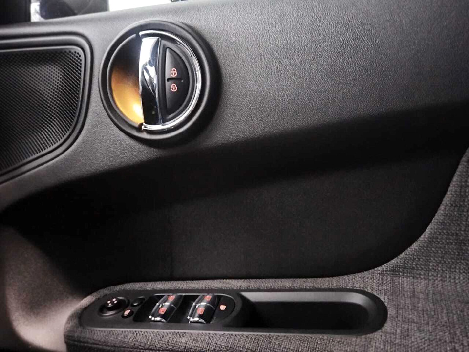 Photo 13 of 16