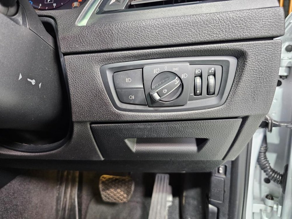 Photo 18 of 28