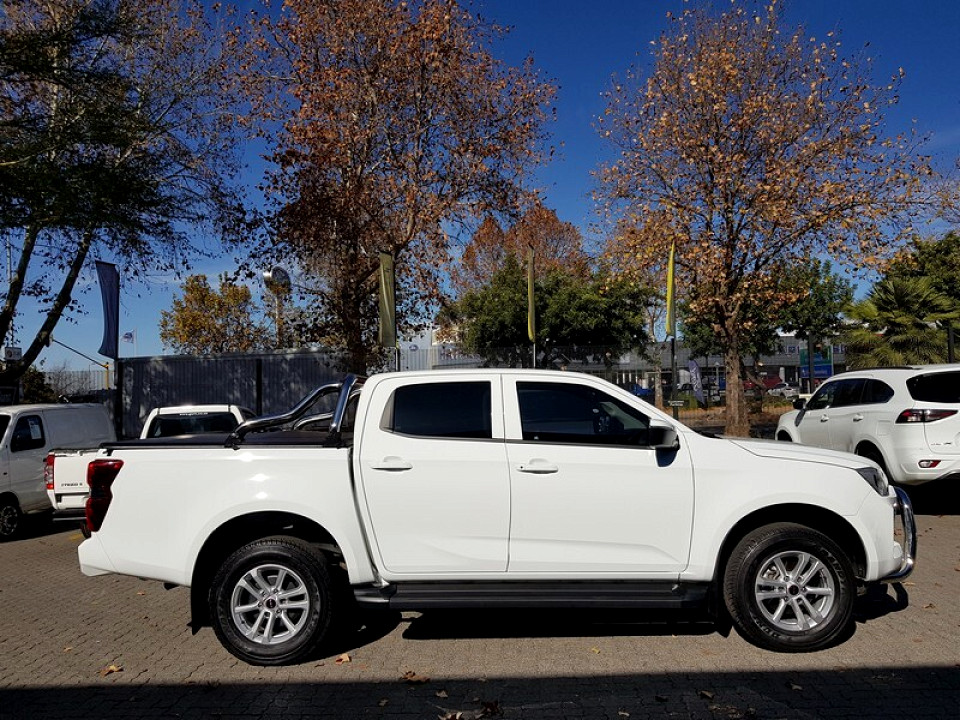 Photo 3 of 17