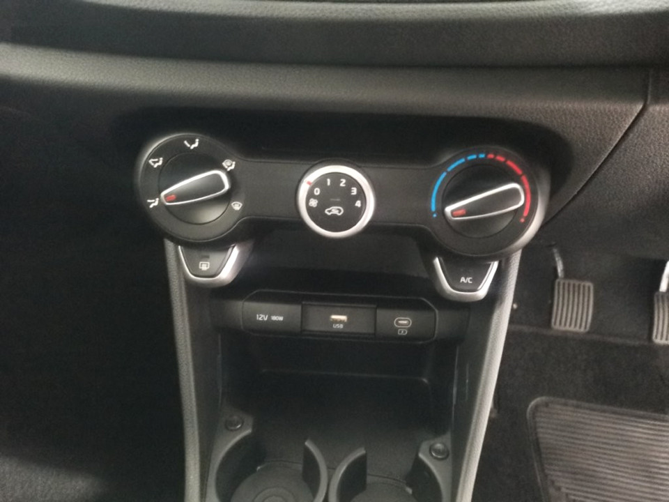 Photo 16 of 27