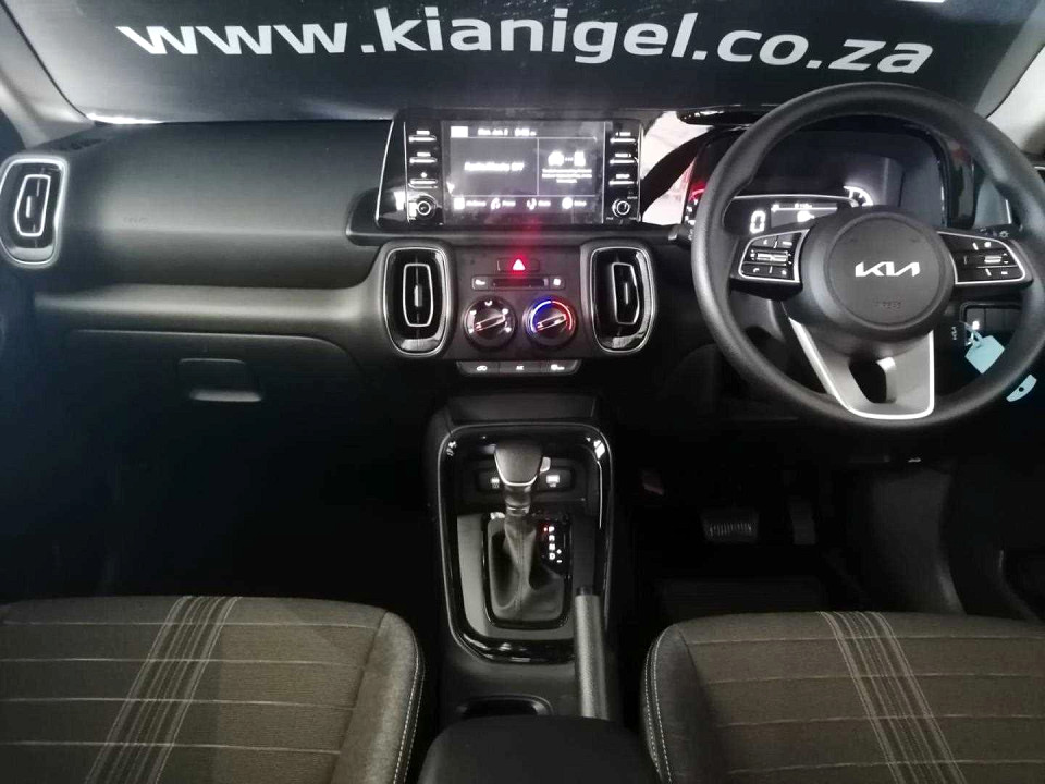 Photo 7 of 20