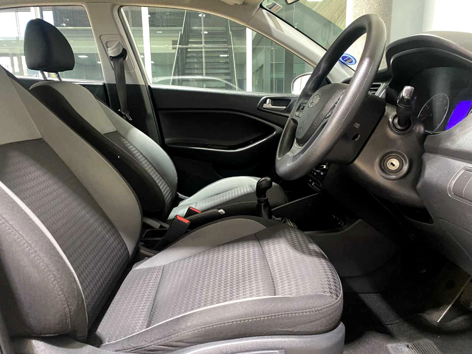 Photo 12 of 20