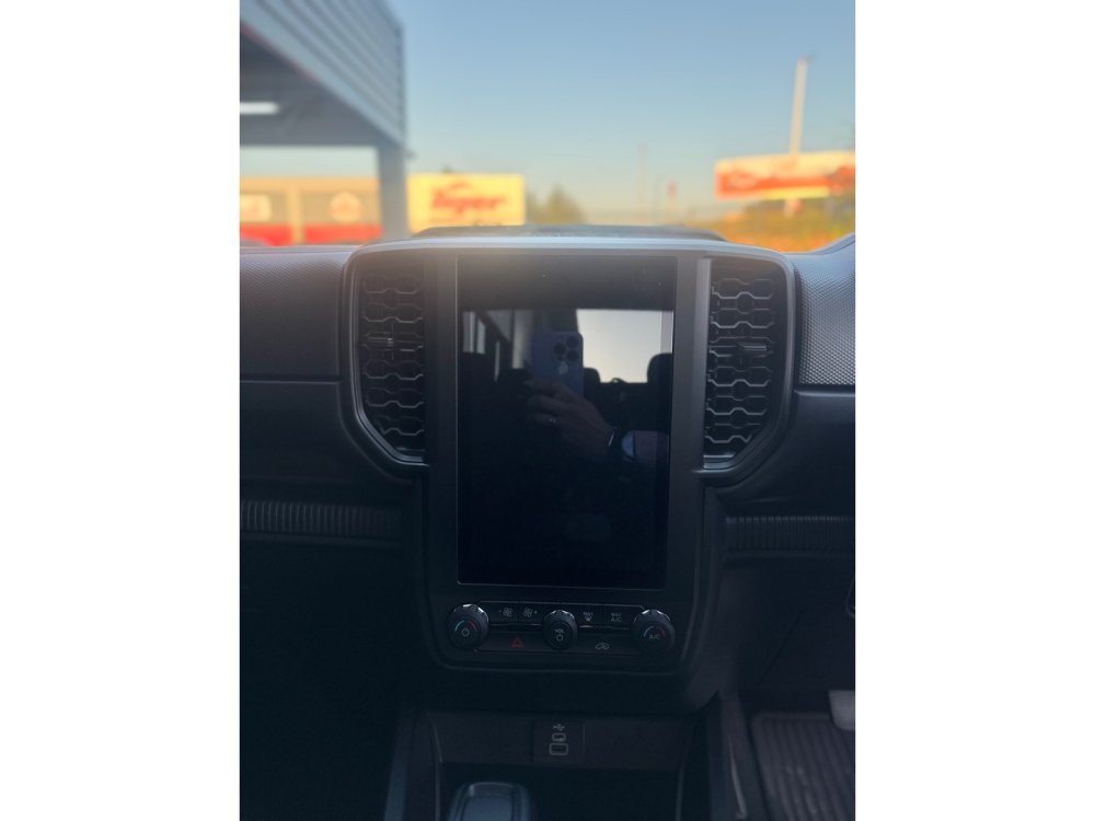 Photo 18 of 28