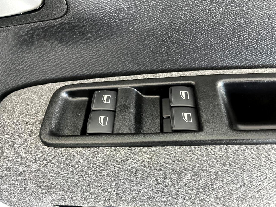 Photo 14 of 18