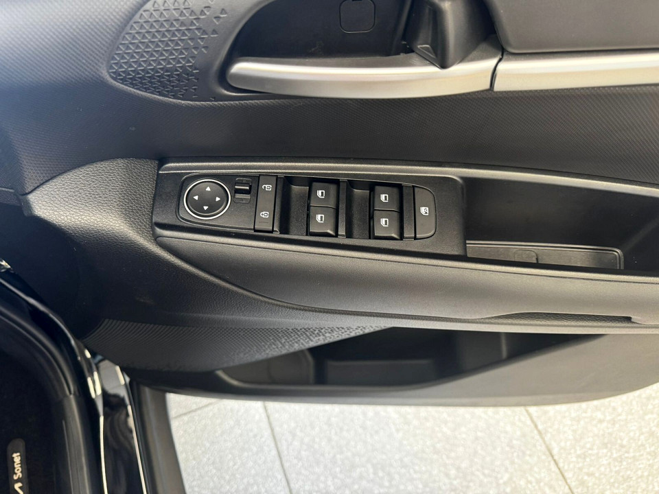 Photo 17 of 20