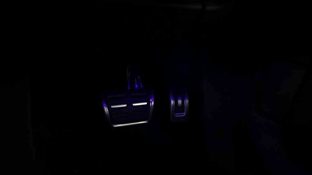 Photo 18 of 28