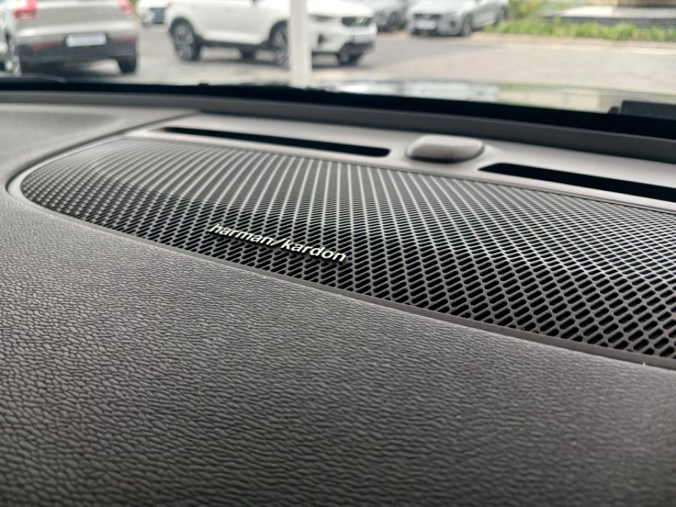Photo 8 of 18
