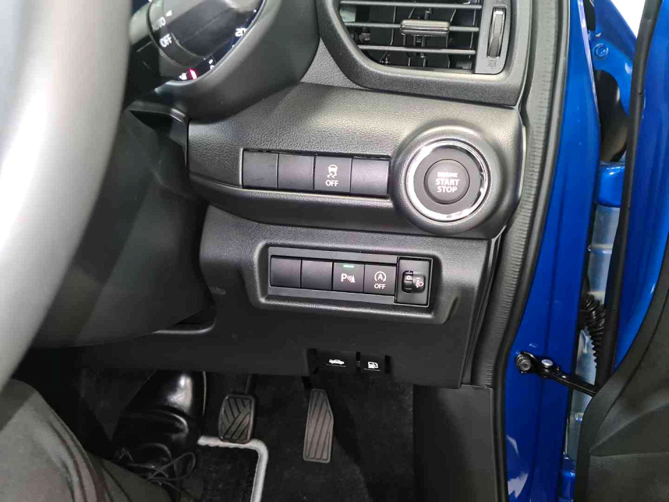 Photo 18 of 25