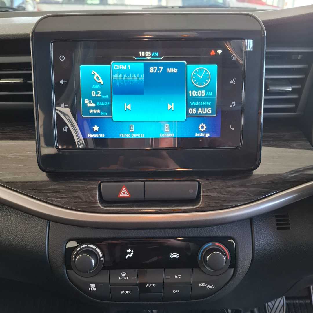 Photo 18 of 28