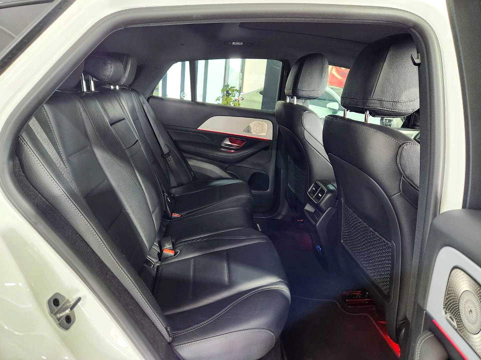 Photo 17 of 20