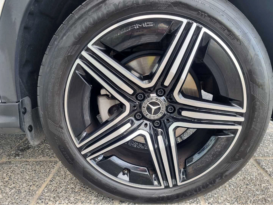 Photo 9 of 17