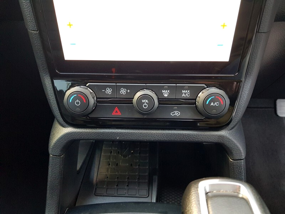 Photo 18 of 21