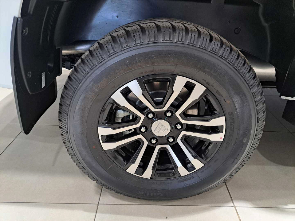 Photo 4 of 19