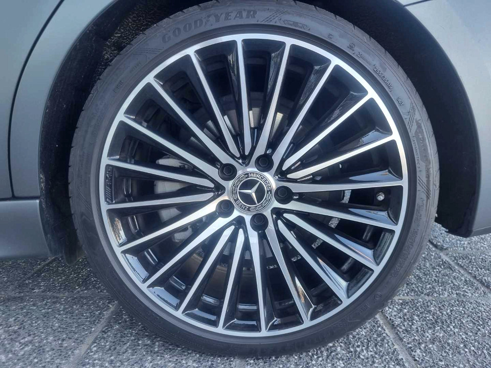 Photo 9 of 17