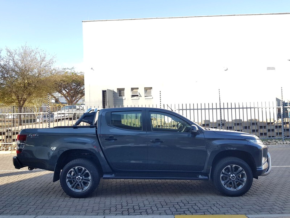 Photo 3 of 24