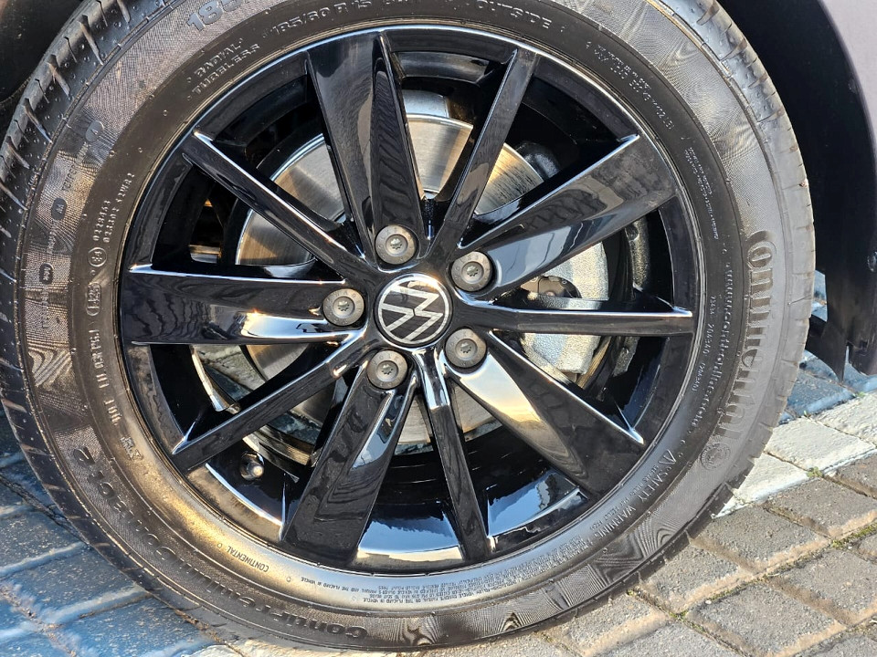 Photo 9 of 18