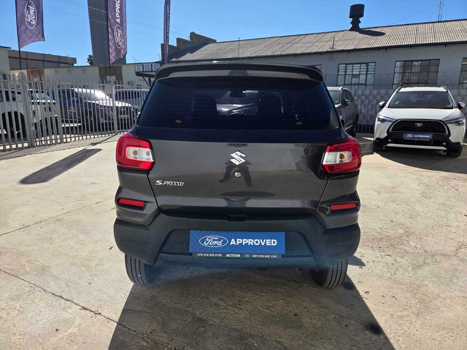 Photo 4 of 15