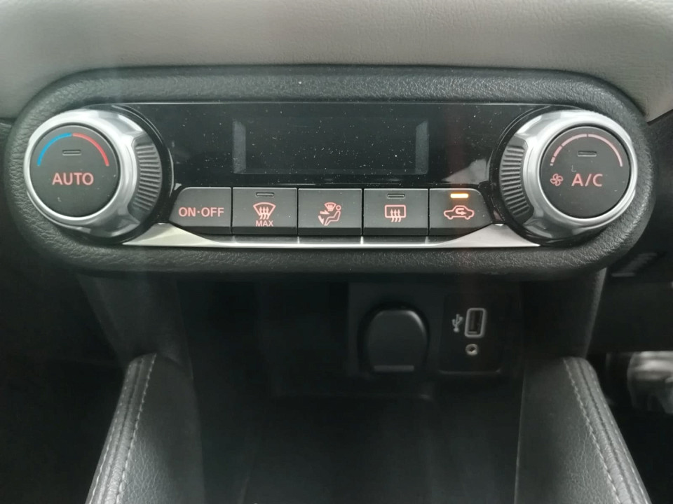 Photo 18 of 28
