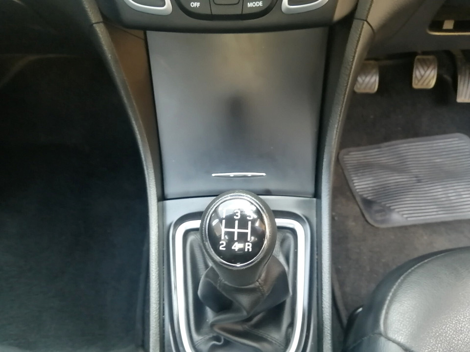 Photo 16 of 24