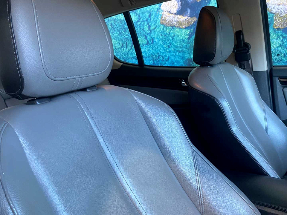 Photo 11 of 20