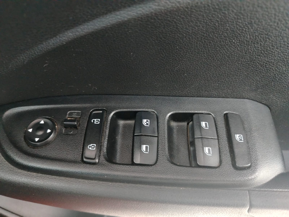 Photo 18 of 28
