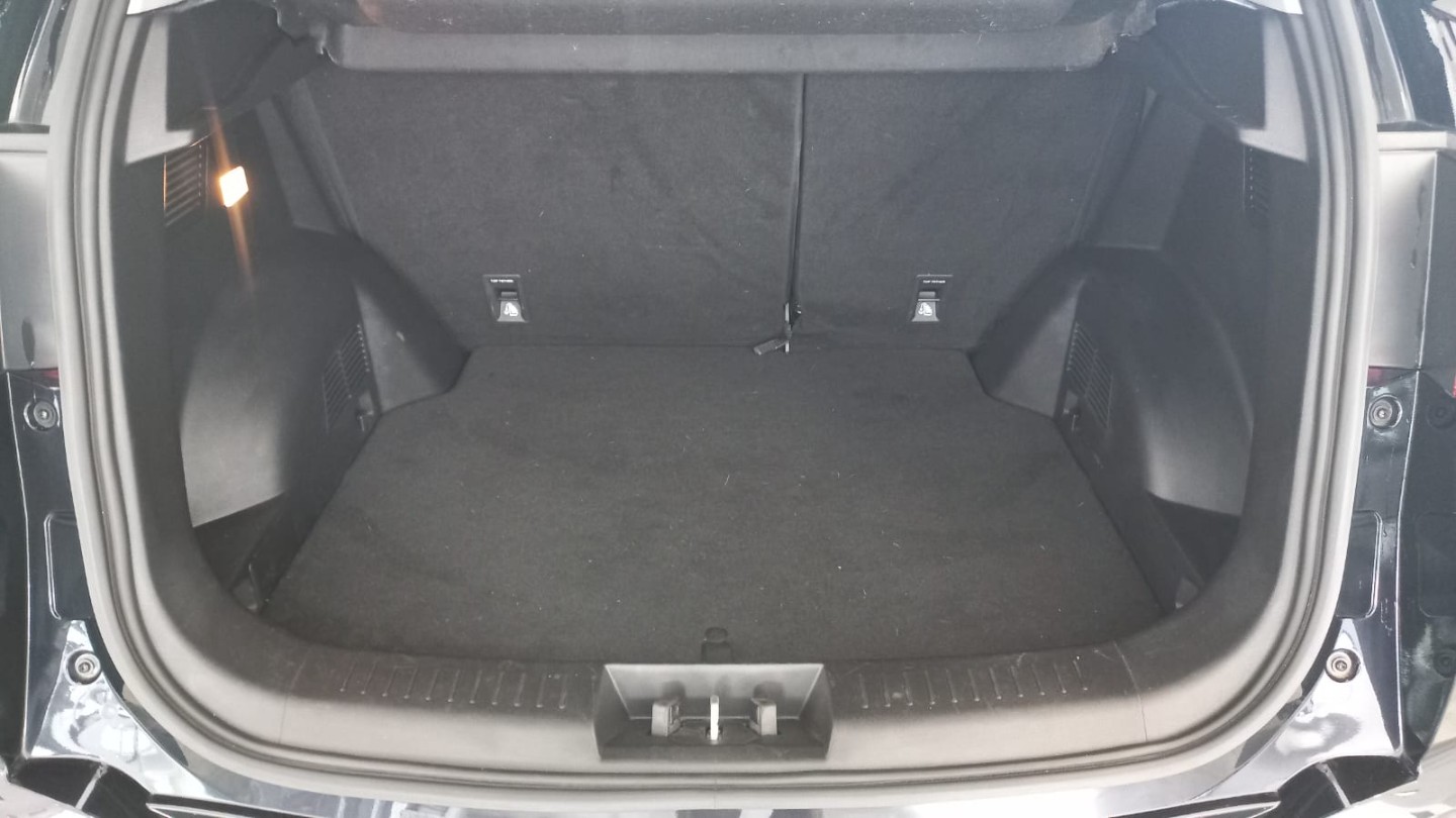 Photo 18 of 25