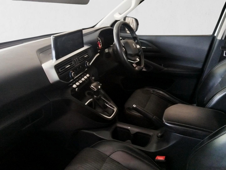 Photo 18 of 20
