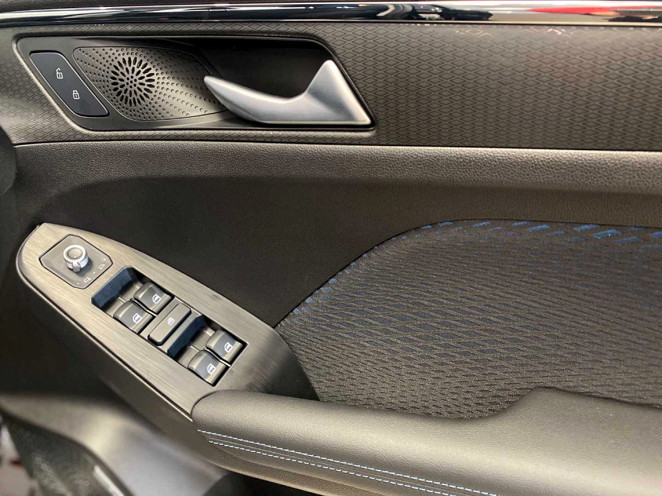 Photo 17 of 20
