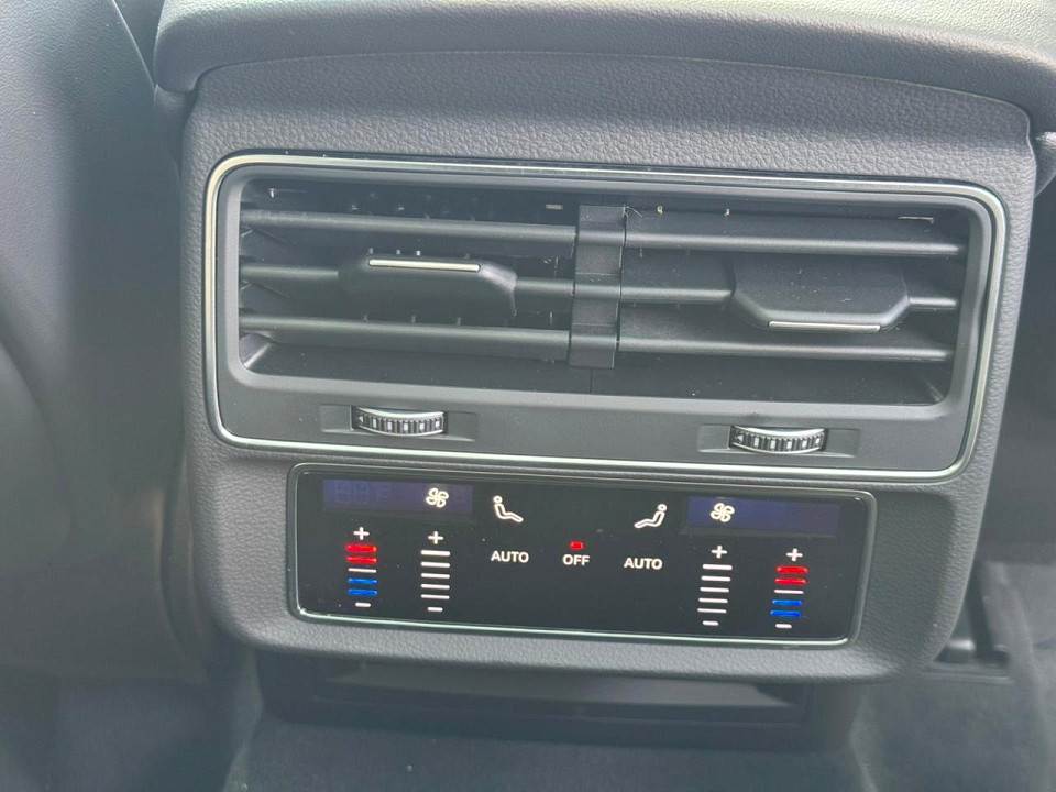 Photo 14 of 22