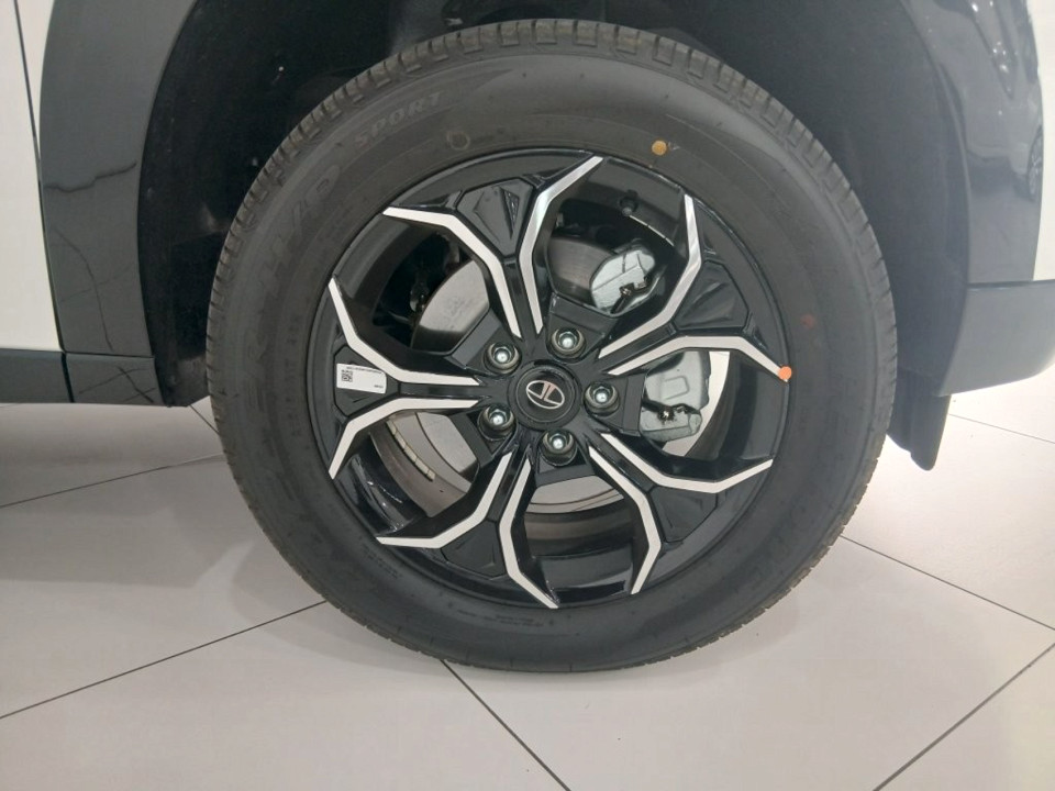 Photo 5 of 27