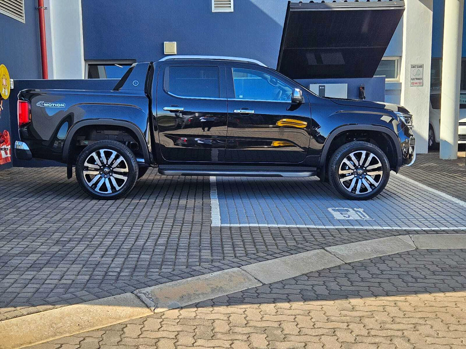 Photo 3 of 18