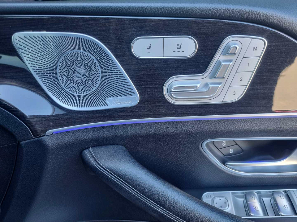 Photo 15 of 20