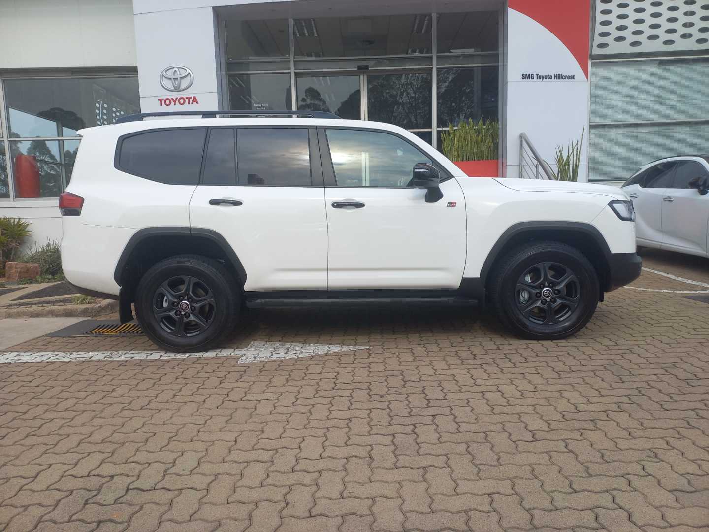 Photo 3 of 18