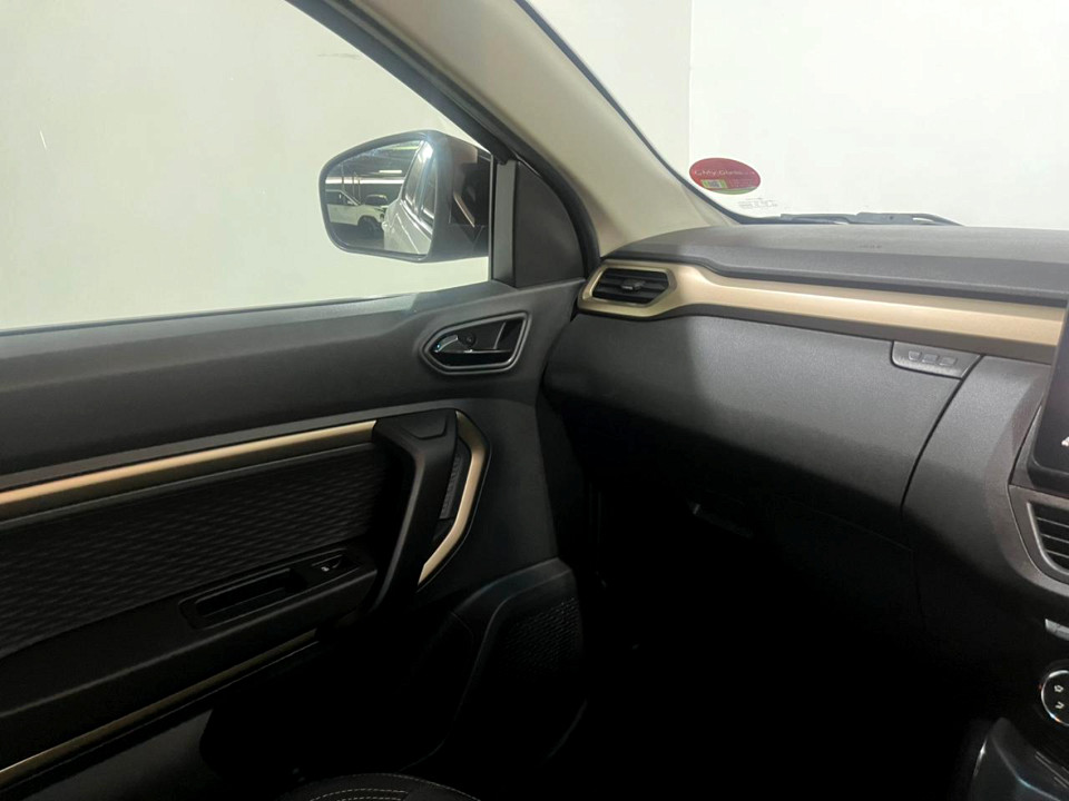 Photo 11 of 29