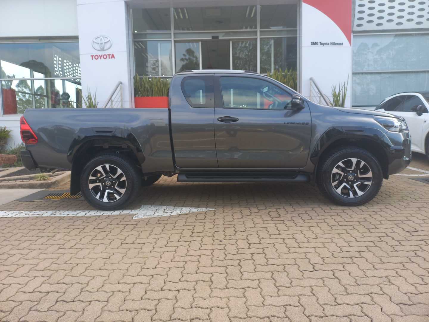 Photo 3 of 18