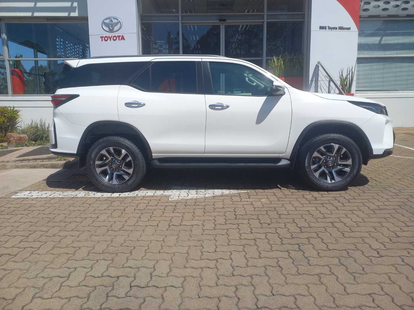 Photo 3 of 18