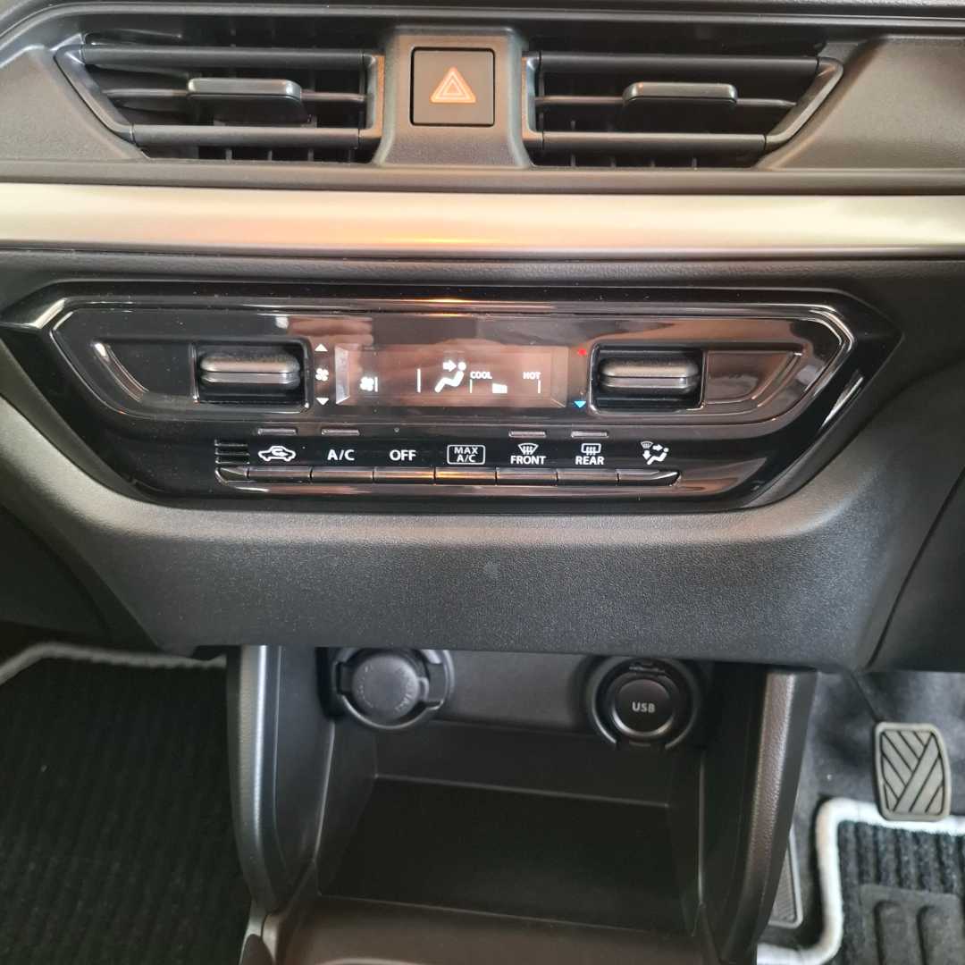 Photo 17 of 25