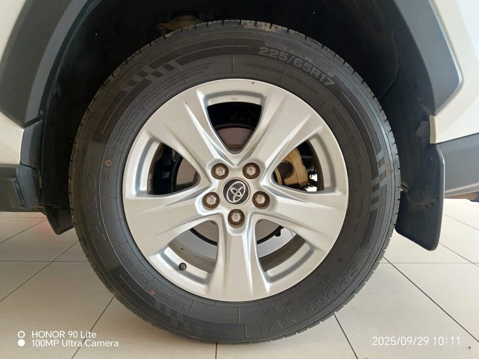 Photo 16 of 23