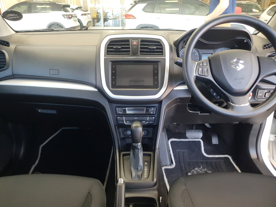 Photo 6 of 28