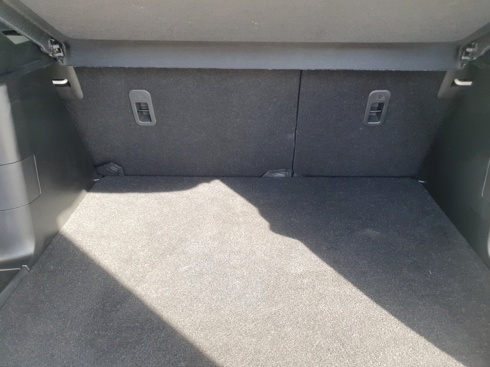 Photo 19 of 28