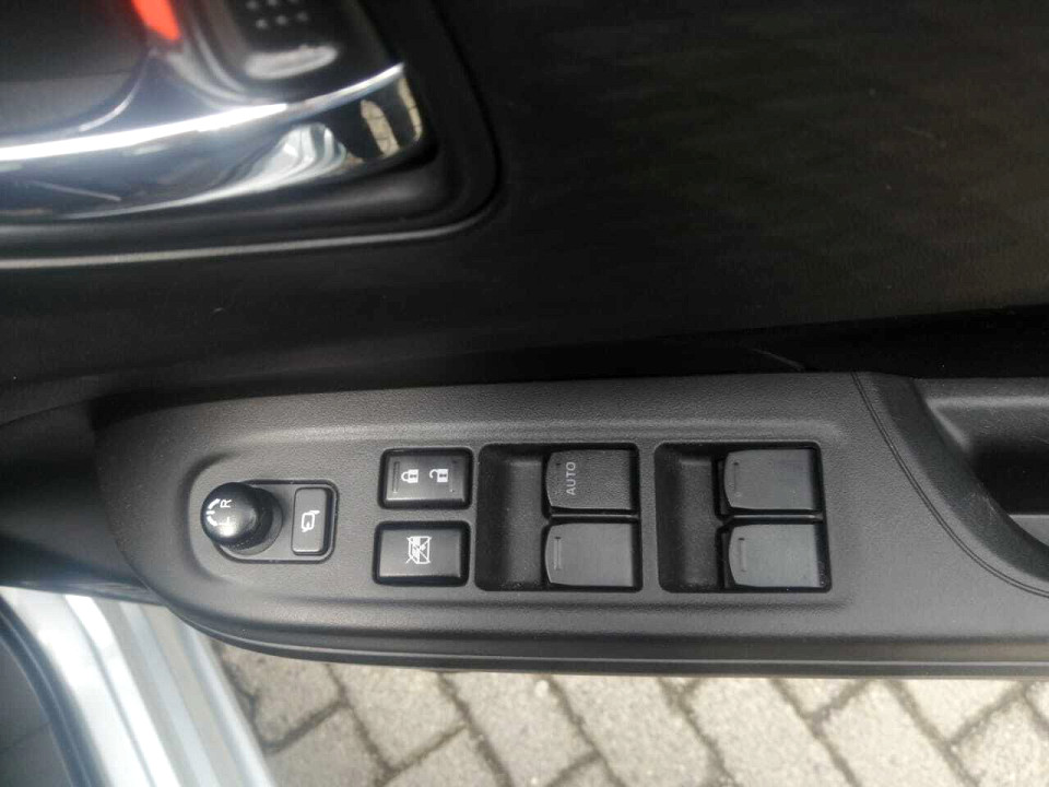 Photo 14 of 19