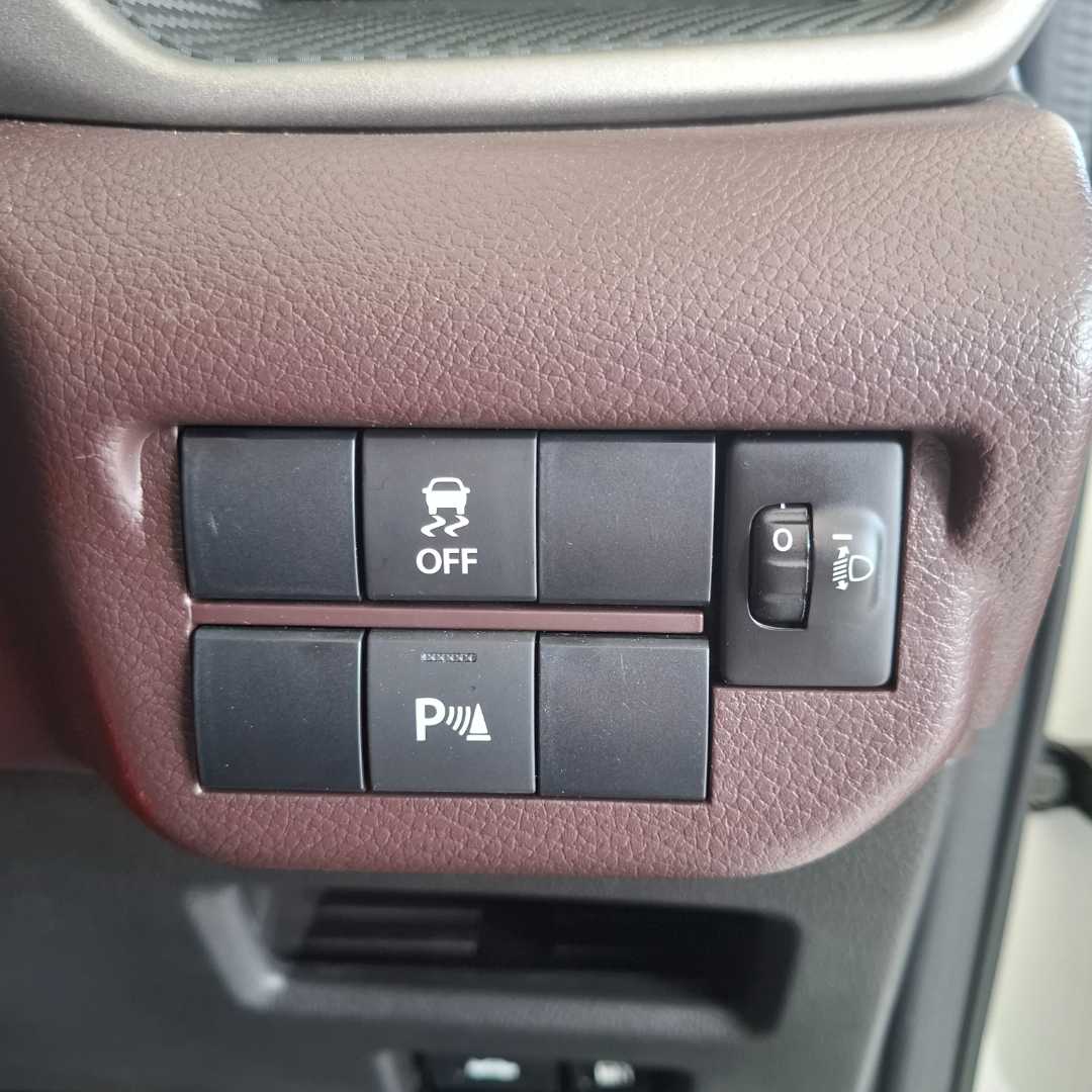 Photo 16 of 27