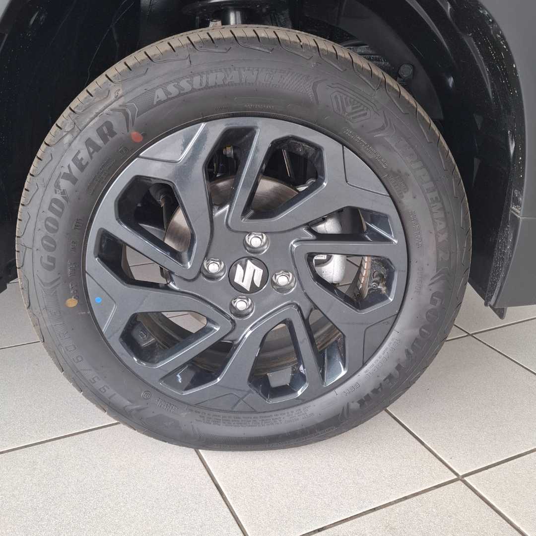 Photo 9 of 27