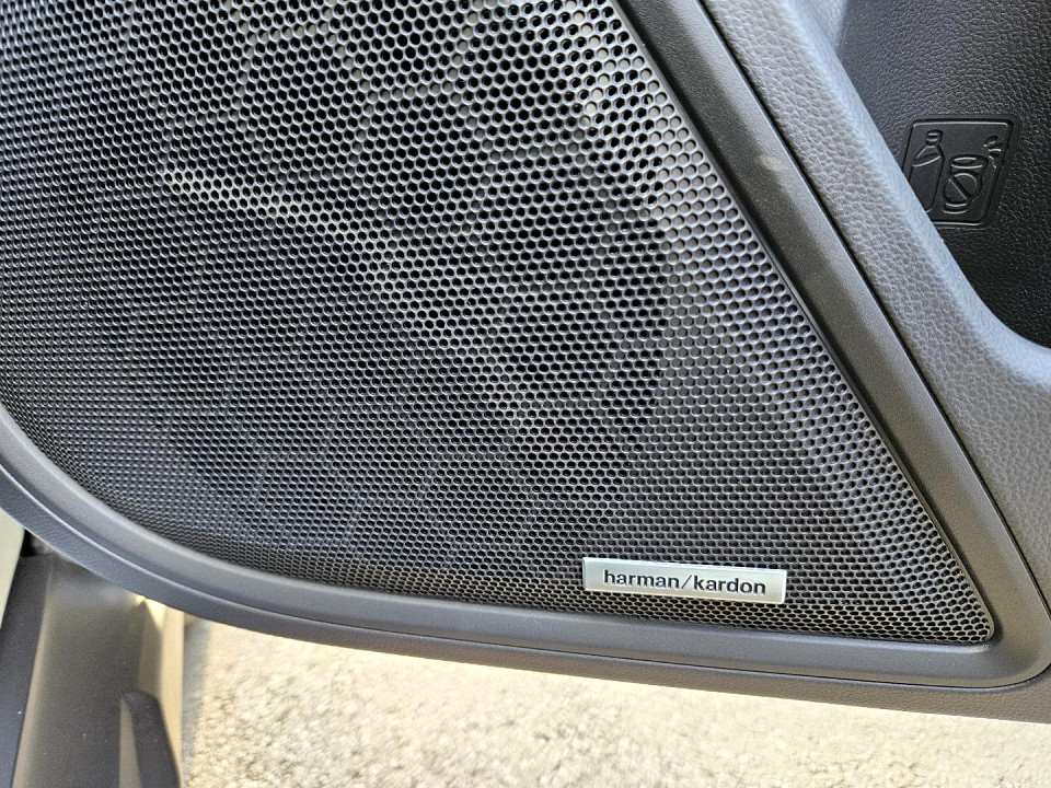 Photo 14 of 18